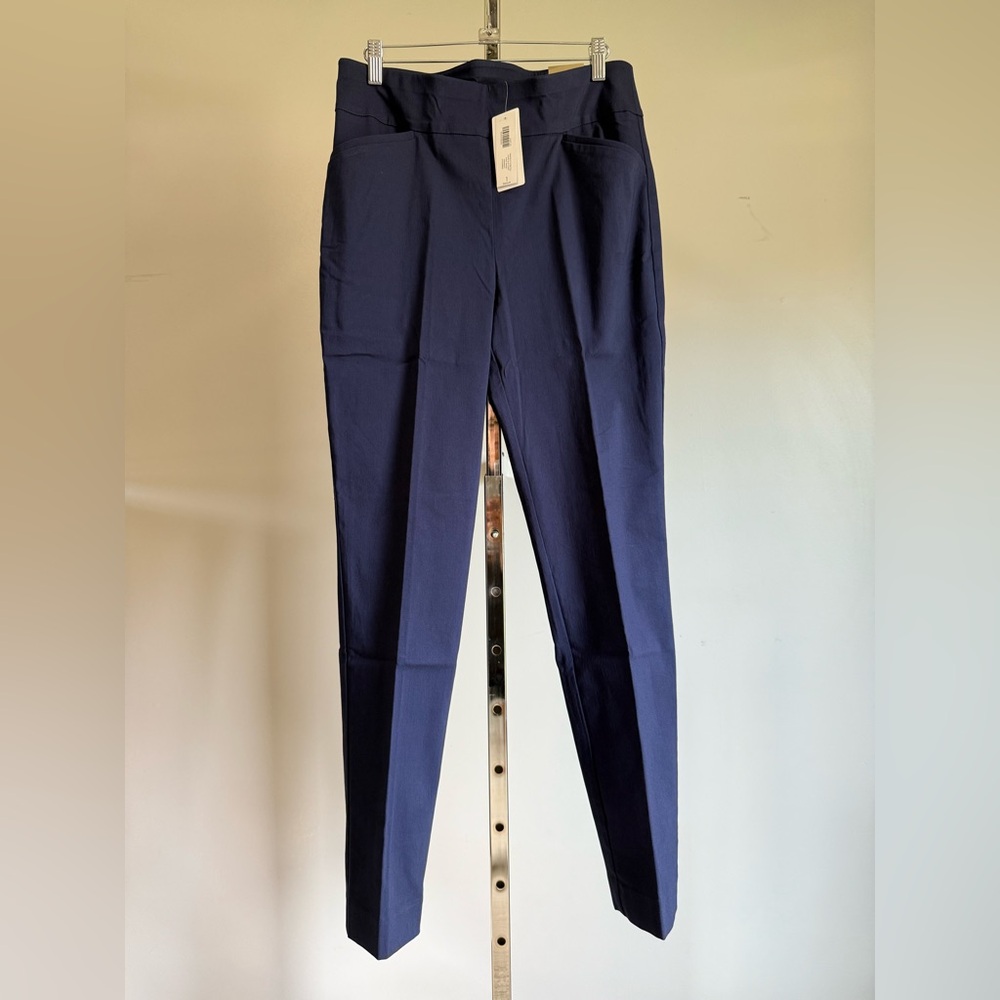 Chico's PERFECT STRETCH
JOSIE SLIM PANT BASIC. MIDNIGHT.SIZE 1R (U.S. SIZE 8R)